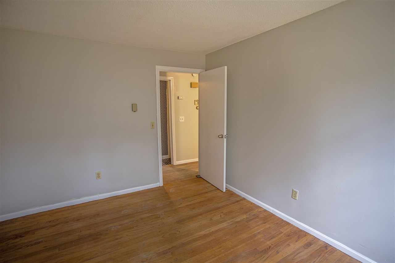 28 Walnut Hill Road Derry, NH 03038 - Photo 12 of 24