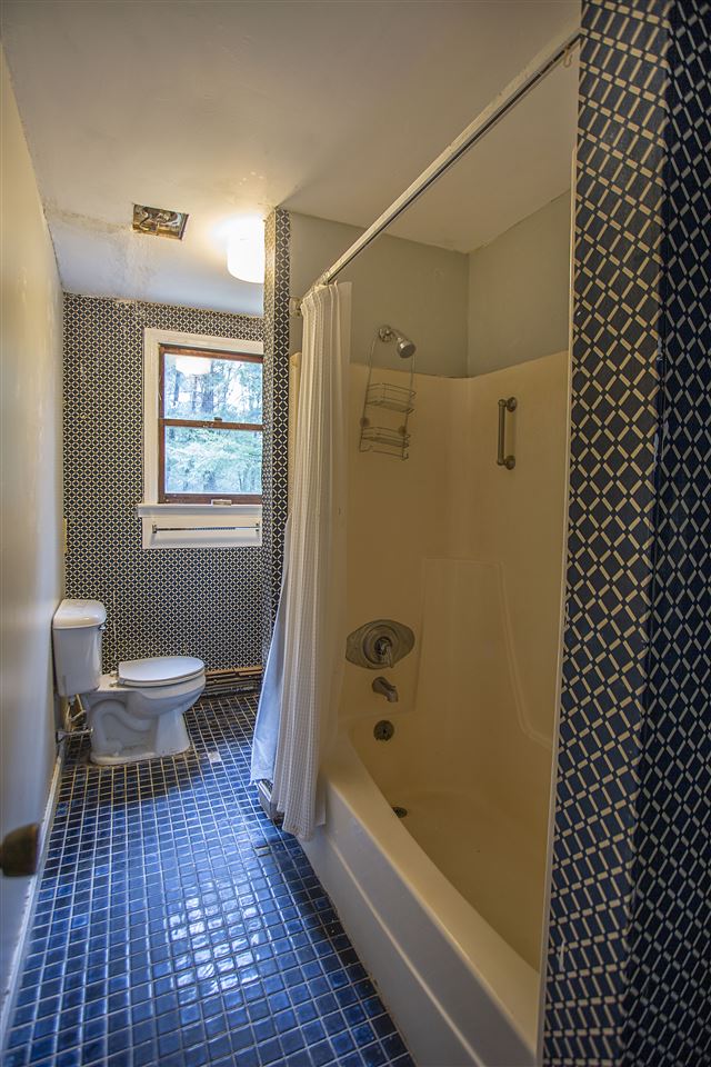 28 Walnut Hill Road Derry, NH 03038 - Photo 14 of 24