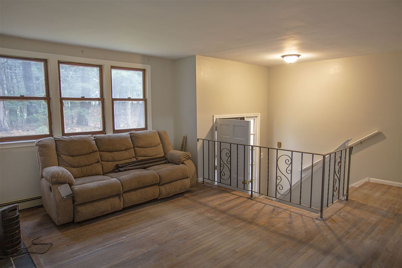 28 Walnut Hill Road Derry, NH 03038 - Photo 4 of 24
