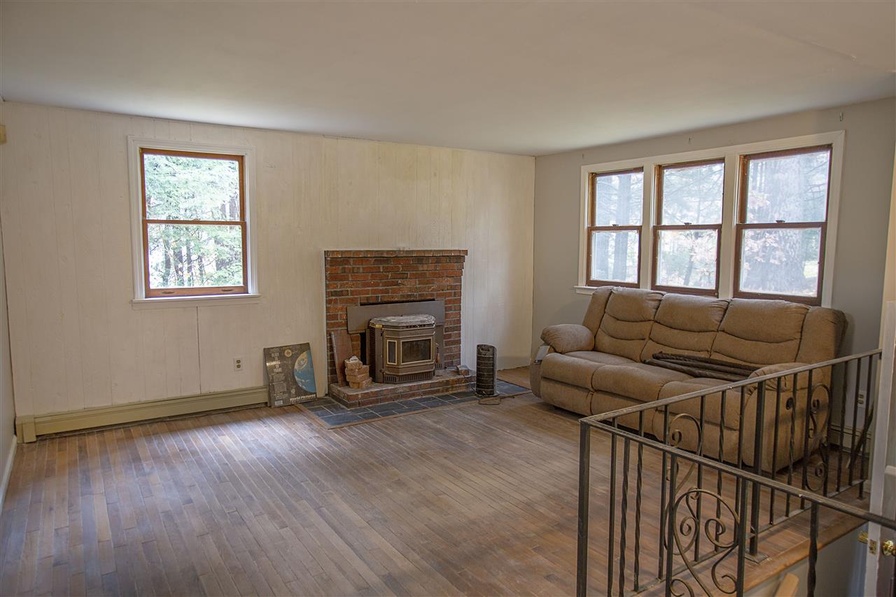 28 Walnut Hill Road Derry, NH 03038 - Photo 5 of 24