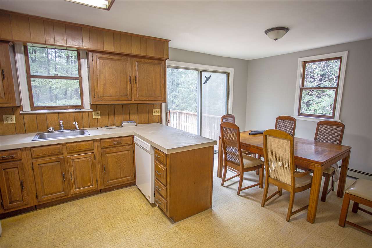 28 Walnut Hill Road Derry, NH 03038 - Photo 7 of 24