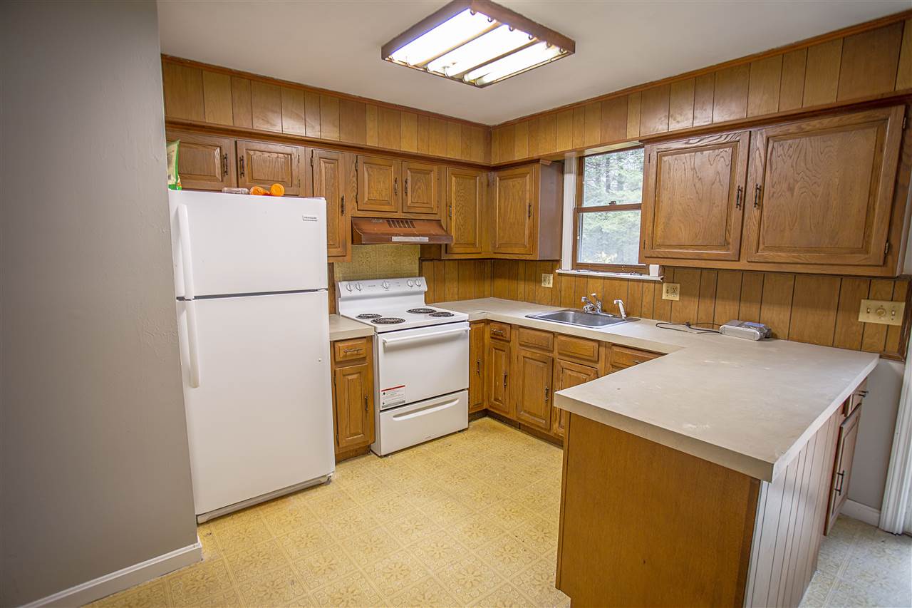 28 Walnut Hill Road Derry, NH 03038 - Photo 9 of 24
