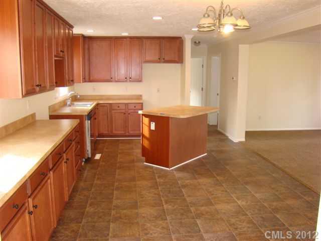 1409 Potter Road Lancaster, SC 29720 - Photo 5 of 9