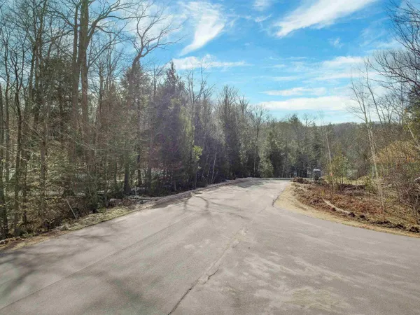 $189,900 | 25 Ski Lift Lane, Unit 25, Plymouth, NH 03264