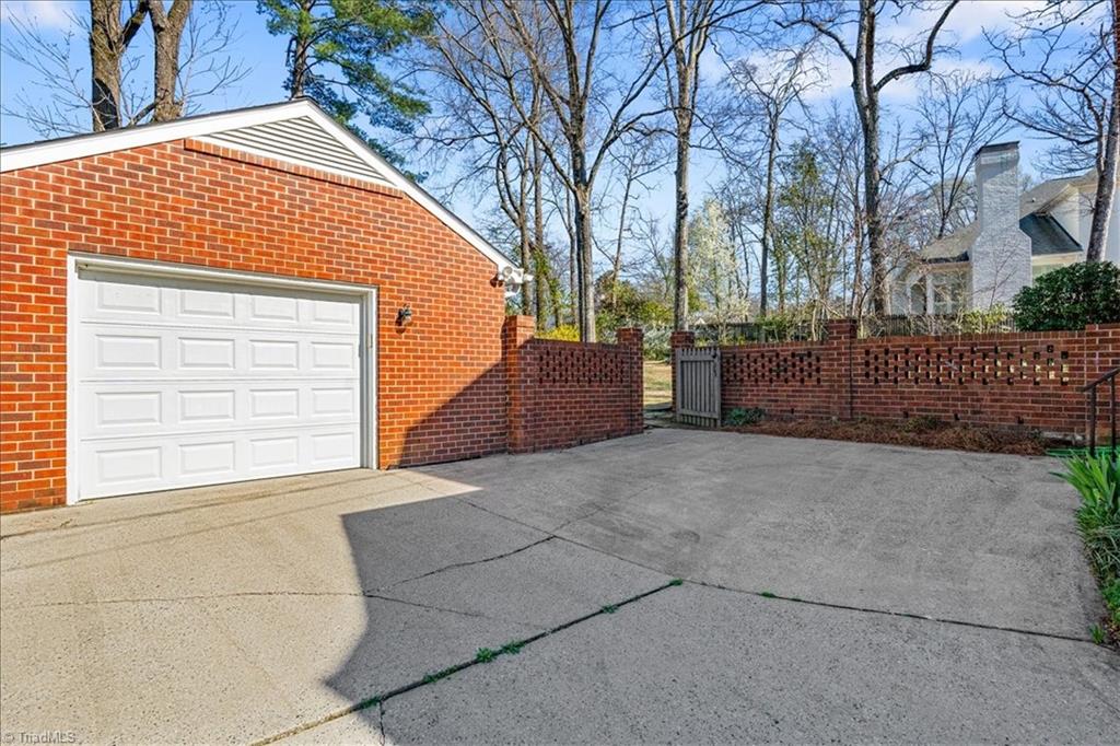 2202 Marston Road Greensboro, NC 27408 - Photo 33 of 39