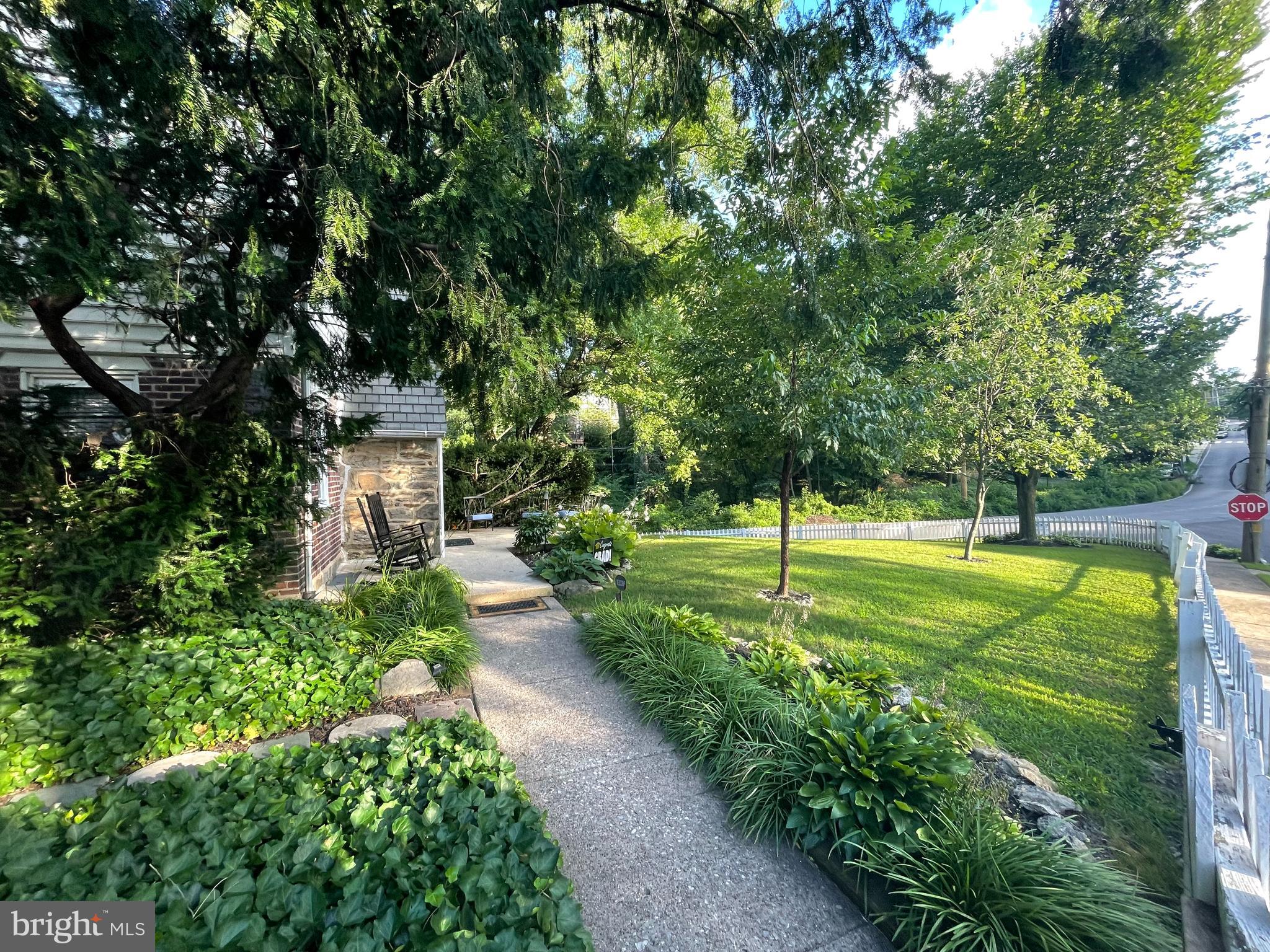 7301 Granite Road Elkins Park, PA 19027 - Photo 26 of 36 Side of Yard