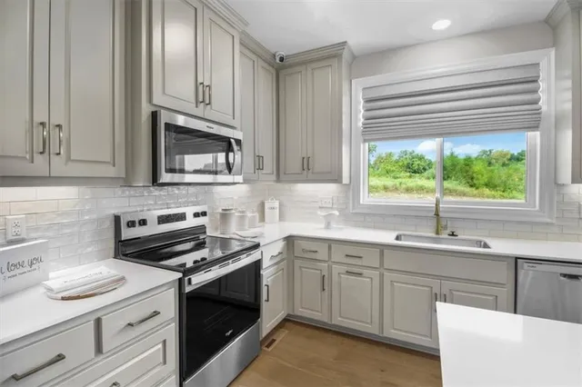 $555,000 | 417 Southeast Maxwell Drive, Blue Springs, MO 64014