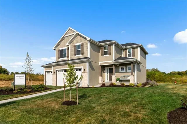 $555,000 | 417 Southeast Maxwell Drive, Blue Springs, MO 64014