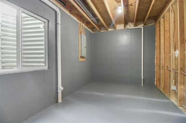 $555,000 | 417 Southeast Maxwell Drive, Blue Springs, MO 64014