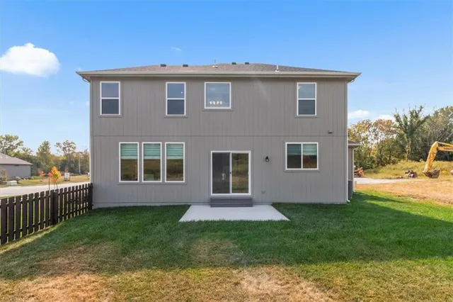 $555,000 | 417 Southeast Maxwell Drive, Blue Springs, MO 64014