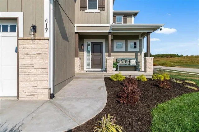 $555,000 | 417 Southeast Maxwell Drive, Blue Springs, MO 64014