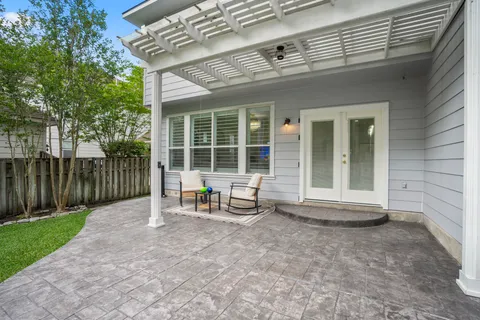 $825,000 | 3 Forest Perch Place, The Woodlands, TX 77382