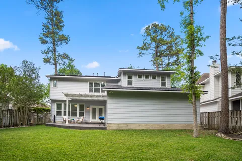 $825,000 | 3 Forest Perch Place, The Woodlands, TX 77382