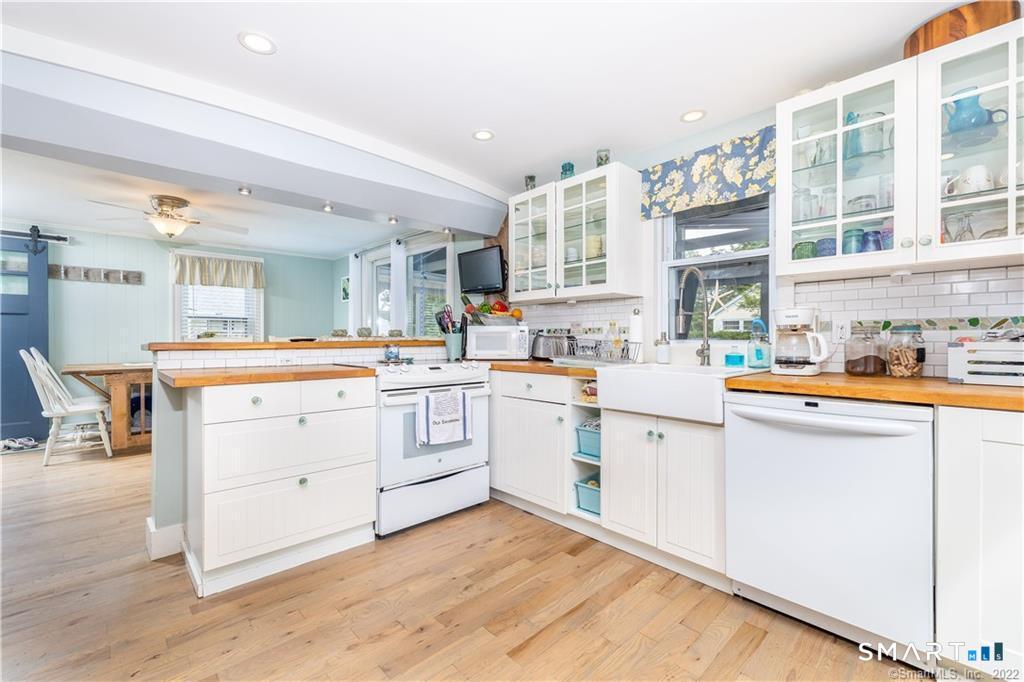 4 Elinor Road Old Saybrook, CT 06475 - Photo 5 of 36