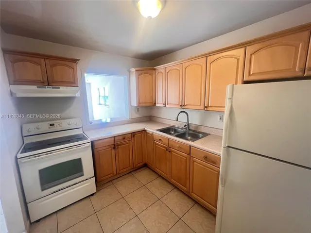 $1,590 | 12290 Northeast 11th Court, Unit 203, North Miami, FL 33161