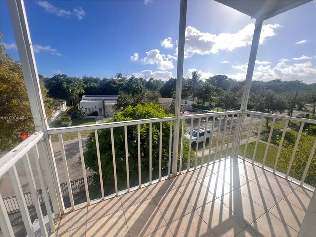 $1,590 | 12290 Northeast 11th Court, Unit 203, North Miami, FL 33161