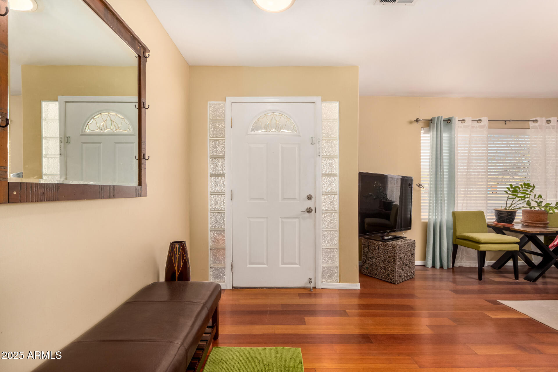 3519 West Emig Road Phoenix, AZ 85053 - Photo 6 of 26 08-Emig