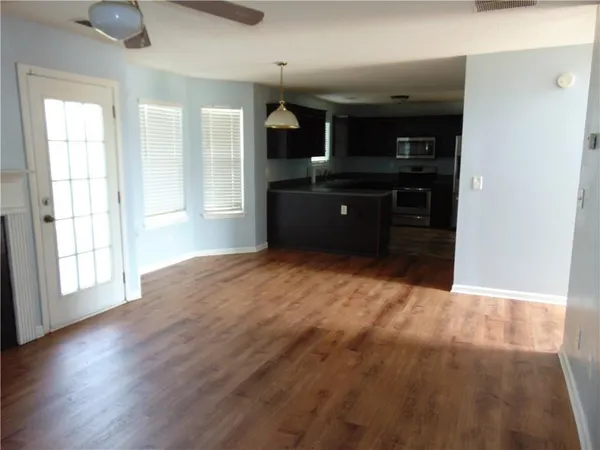 $2,100 | 611 Dove Lane, Stone Mountain, GA 30087