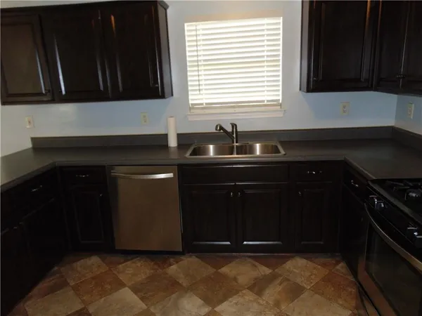 $2,100 | 611 Dove Lane, Stone Mountain, GA 30087