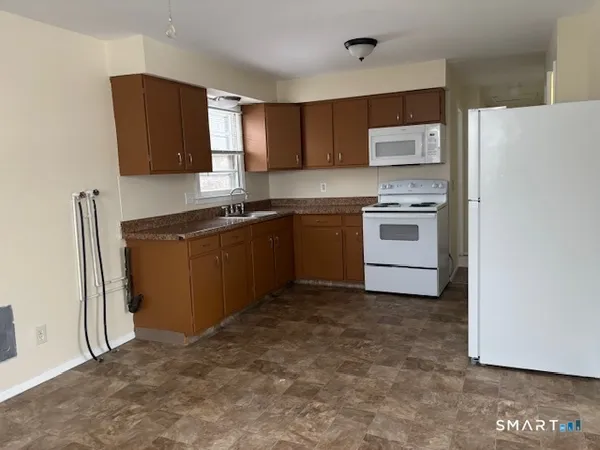 $2,400 | 57 Dalton Street, Unit 2, West Haven, CT 06516