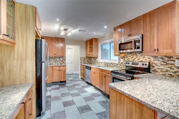 20 Larnis Road Framingham, MA 01701 - Photo 7 of 20