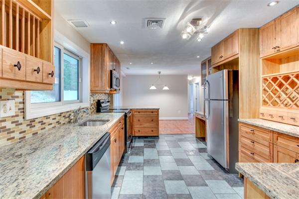 20 Larnis Road Framingham, MA 01701 - Photo 10 of 20