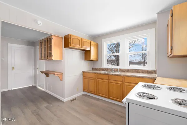 $136,000 | 457 East Bernard Avenue, Greeneville, TN 37745