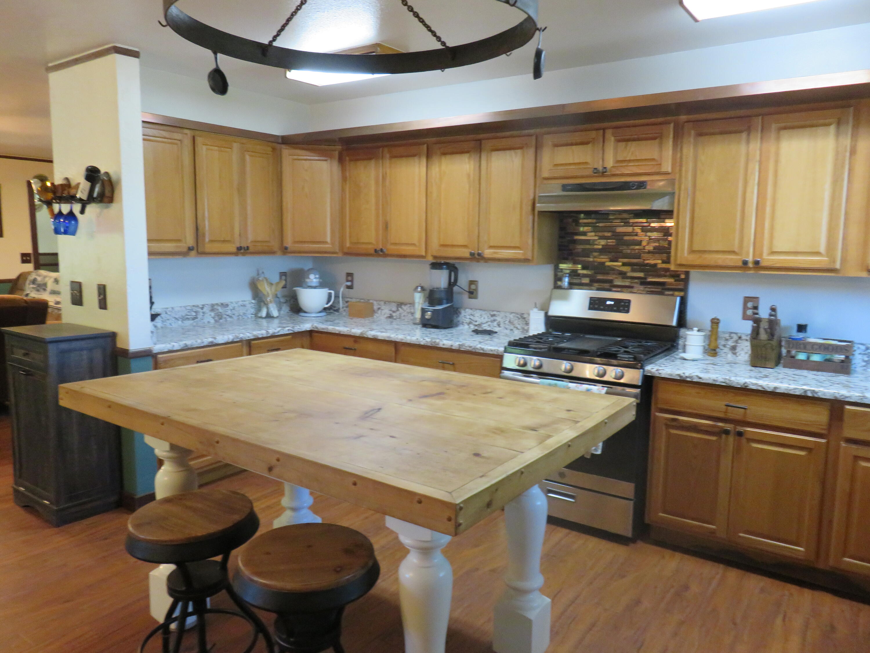 27971 Soldier Mountain Road Fall River Mills, CA 96028 - Photo 11 of 41 Kitchen