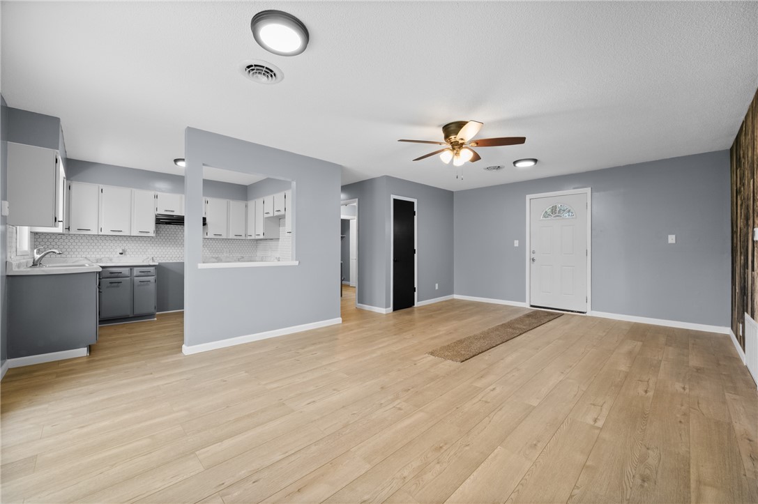 607 South Walnut Street Georgetown, IL 61846 - Photo 5 of 29