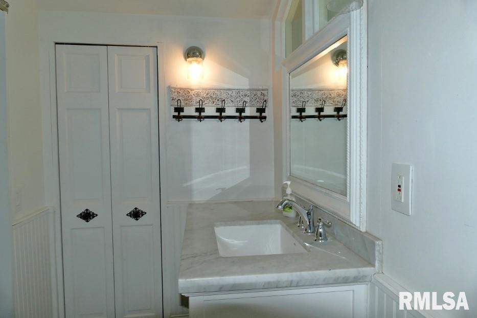 706 Banta Road Lowpoint, IL 61545 - Photo 32 of 72