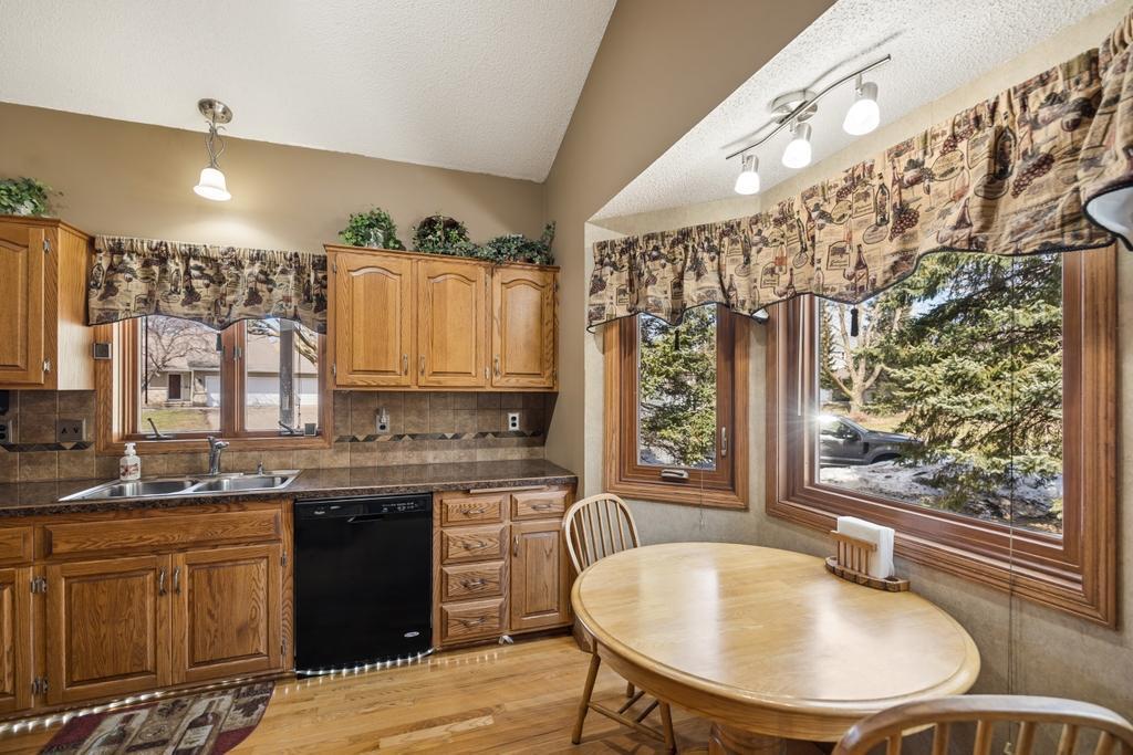 3495 Spruce Trail Southwest Prior Lake, MN 55372 - Photo 8 of 46