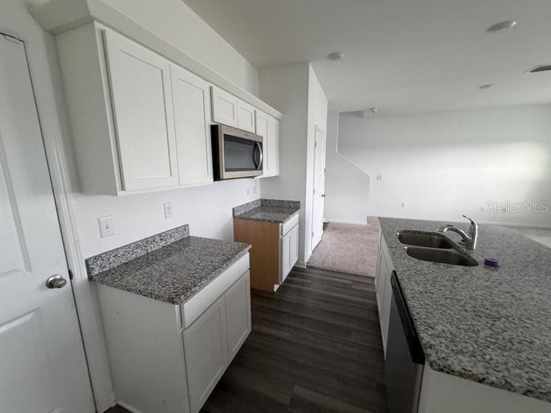 968 Kelly Fern Loop Ruskin, FL 33570 - Photo 5 of 13 Gallery Image 5