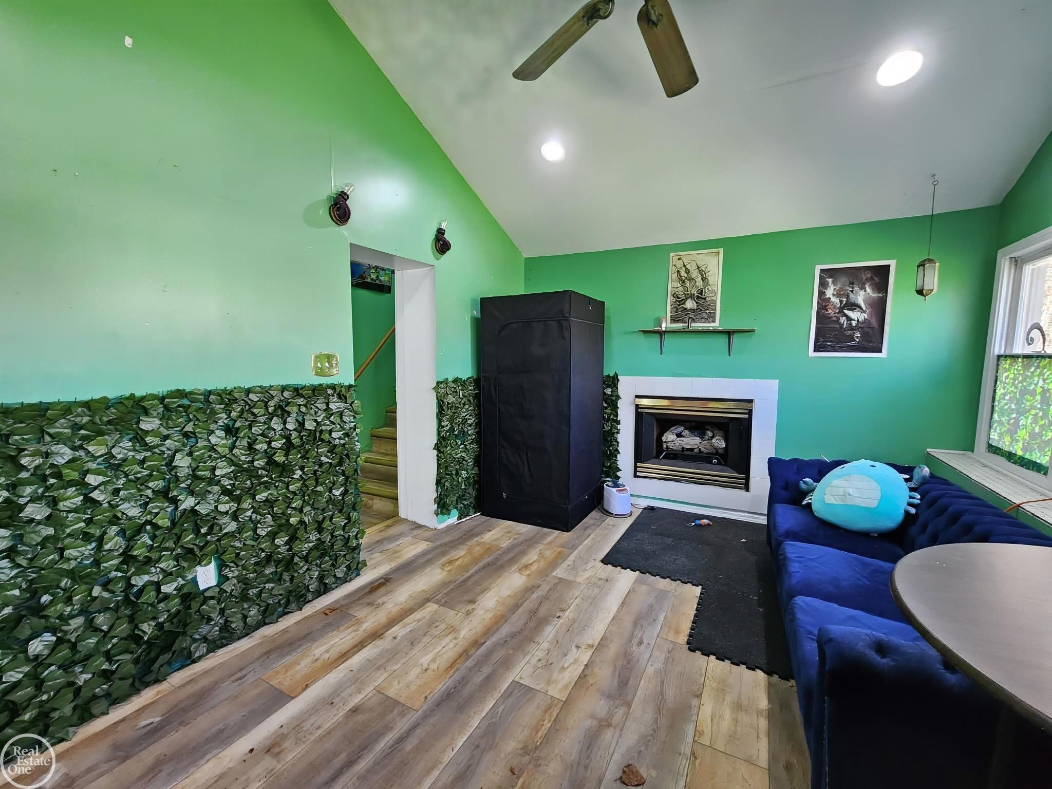 49730 Shelby Road Utica, MI 48317 - Photo 8 of 12 Gallery Image 8