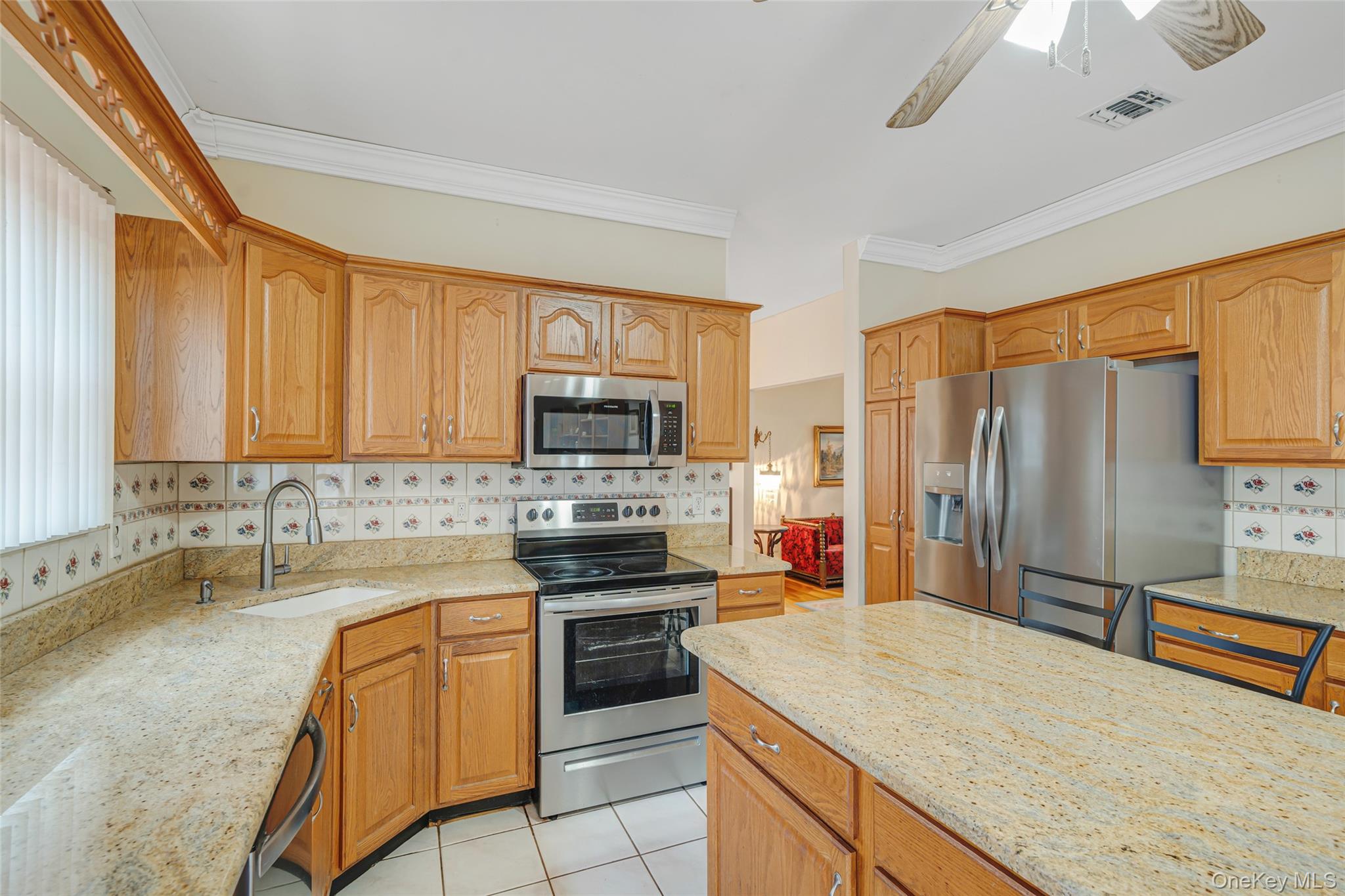 22 Jerusalem Hollow Road Manorville, NY 11949 - Photo 18 of 46 Kitchen with fresh neutral paint