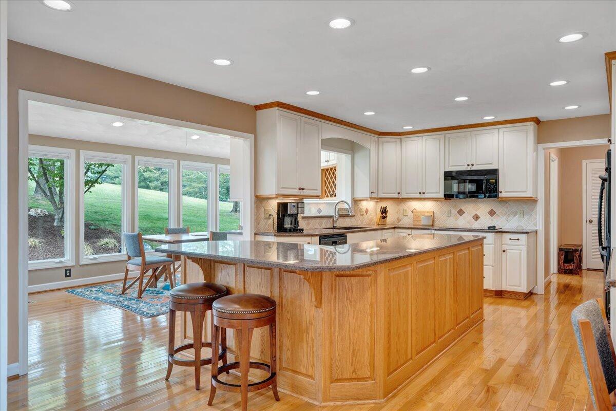 5319 McVitty Road Roanoke, VA 24018 - Photo 26 of 87 026-MIB05183