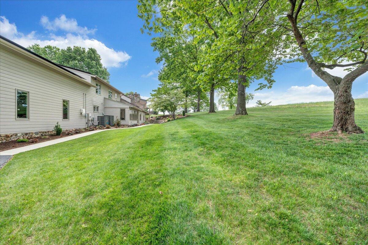 5319 McVitty Road Roanoke, VA 24018 - Photo 61 of 87 063-MIB05300