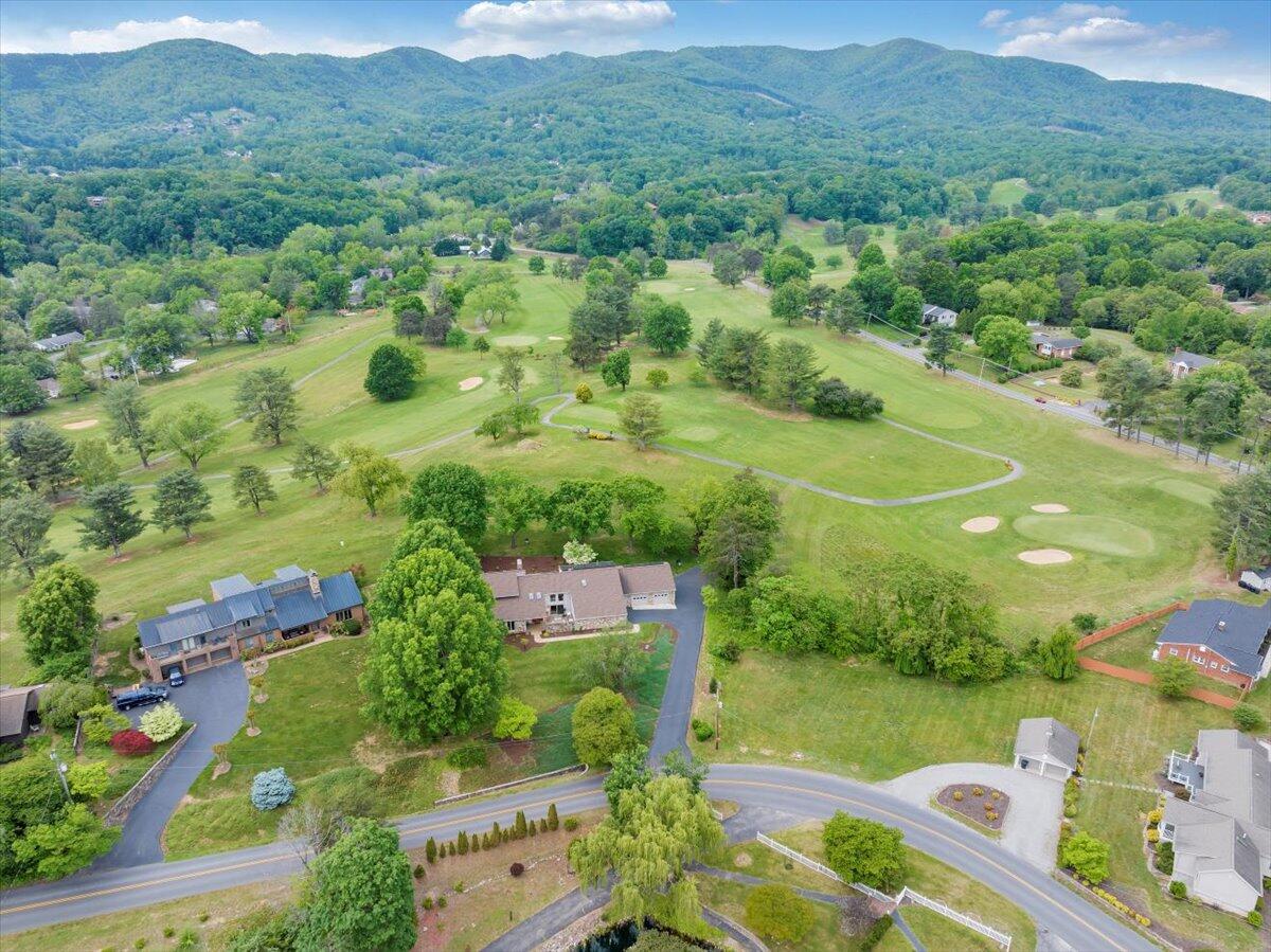 5319 McVitty Road Roanoke, VA 24018 - Photo 77 of 87 089-DJI_20250507204328_0012_D