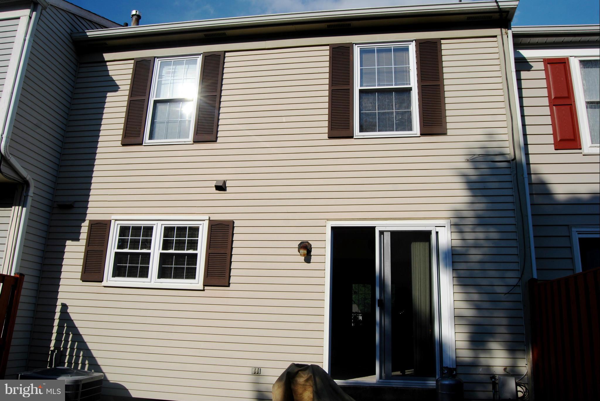 13030 Country Ridge Drive Germantown, MD 20874 - Photo 4 of 16 Exterior (Rear)
