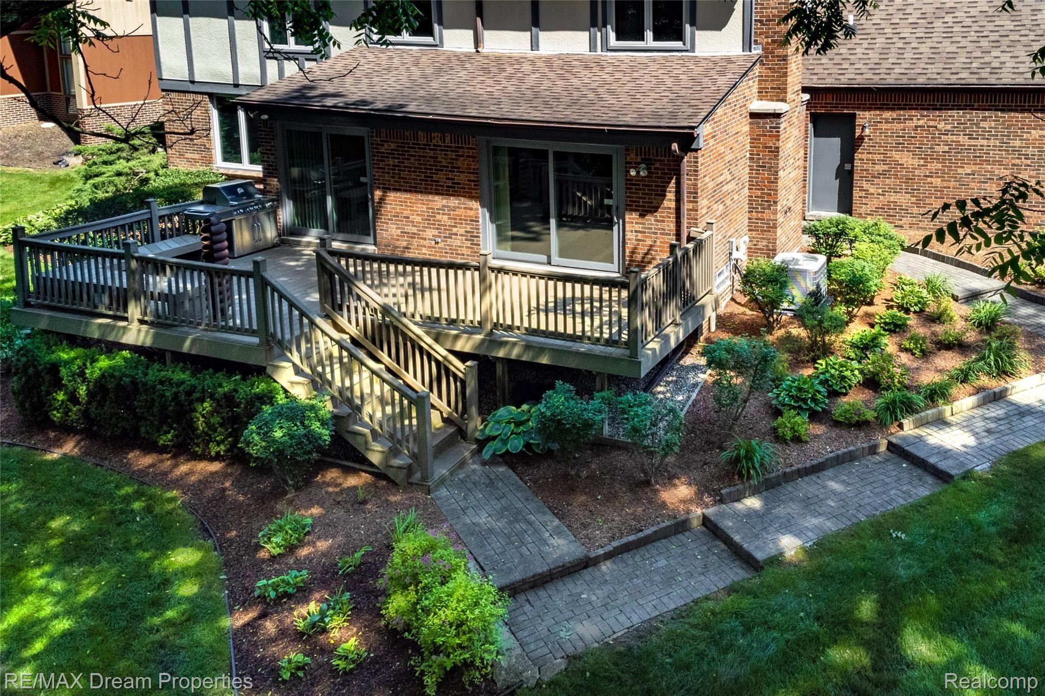 30998 Westwood Road Farmington, MI 48331 - Photo 6 of 47 DJI_0738.jpg