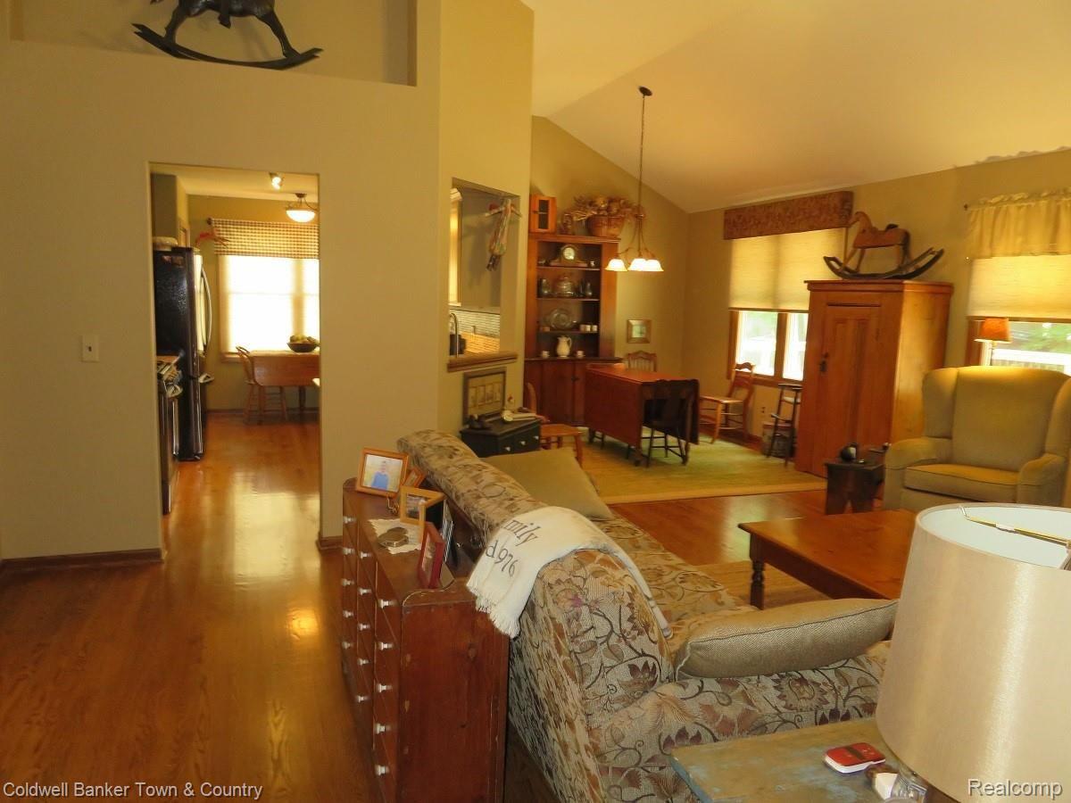 1484 Remsing Street Hartland, MI 48353 - Photo 9 of 28 grt rm3.JPG