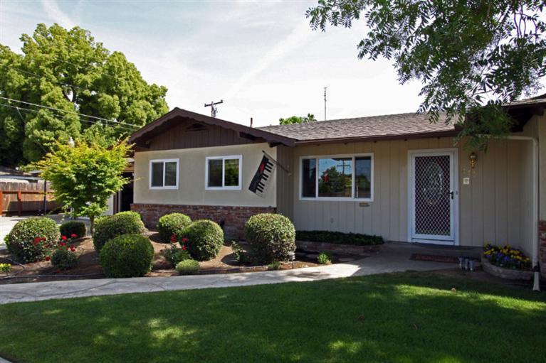673 West Shoemake Avenue Reedley, CA 93654 - Photo 1 of 51 Gallery Image 1