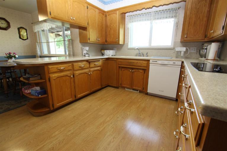 673 West Shoemake Avenue Reedley, CA 93654 - Photo 8 of 51 Gallery Image 8