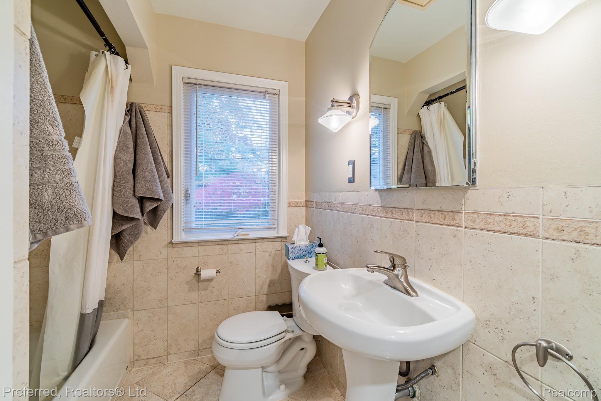 622 West Webster Road Royal Oak, MI 48073 - Photo 17 of 34 Webster-19.jpg