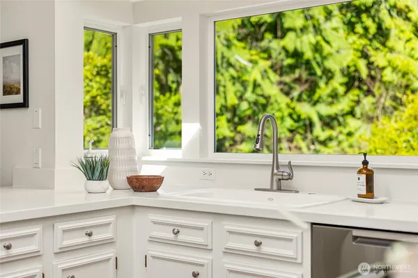 $1,188,000 | 6490 Northeast Dapple Court, Bainbridge Island, WA 98110