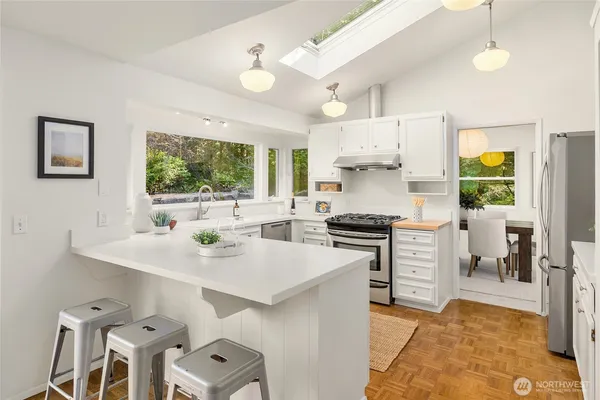 $1,188,000 | 6490 Northeast Dapple Court, Bainbridge Island, WA 98110