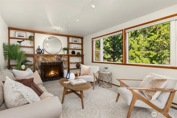 $1,188,000 | 6490 Northeast Dapple Court, Bainbridge Island, WA 98110