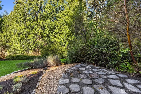 $1,188,000 | 6490 Northeast Dapple Court, Bainbridge Island, WA 98110