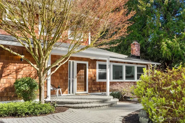 $1,188,000 | 6490 Northeast Dapple Court, Bainbridge Island, WA 98110