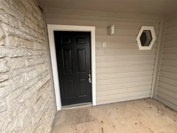 $1,395 | 8908 Schick Road, Unit B, Austin, TX 78729