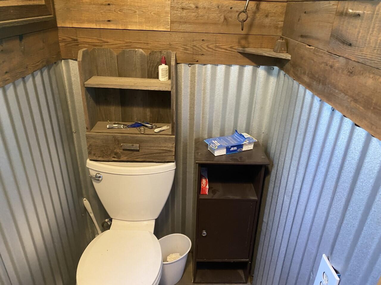52784 Day Road La Pine, OR 97739 - Photo 20 of 25 Day Bath 2
